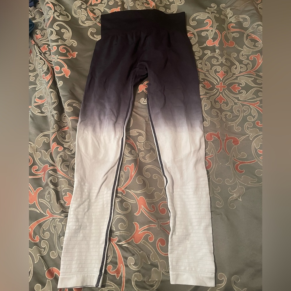 Zyia women’s leggings. Size small.
